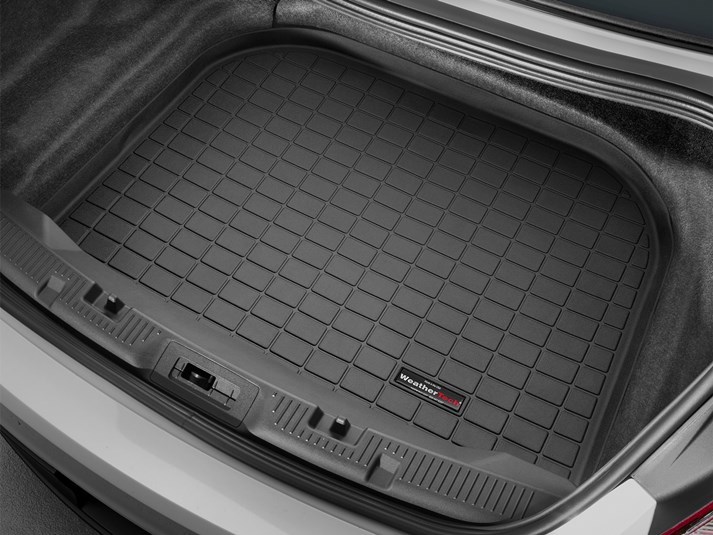 10- Taurus Trunk Liner Black